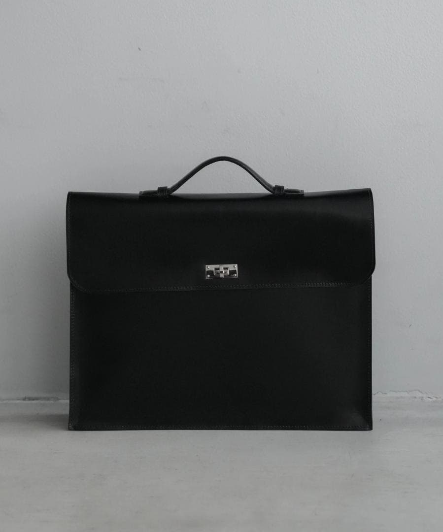 CTHY LUXURY MATERIAL BRIEFCASE byAnnonay - メルカリ