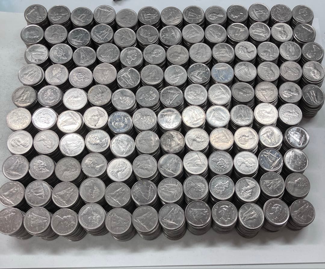 カナダ　10セント　約2500枚　まとめ売り 硬貨　古銭 カナダ硬貨 10セント 25セント 5セント 計4枚セット｜Yahoo!フリマ（旧