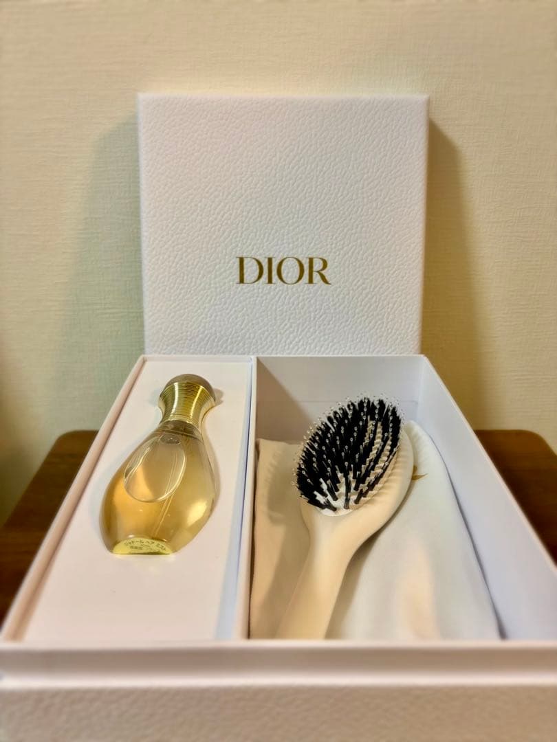 Dior 2026会員限定ギフト ヘアブラシ＆ヘアミスト
