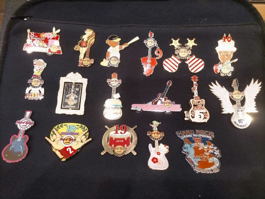 ハードロックカフェ福岡 アニバーサリー ピンバッジ 46個セット OS他