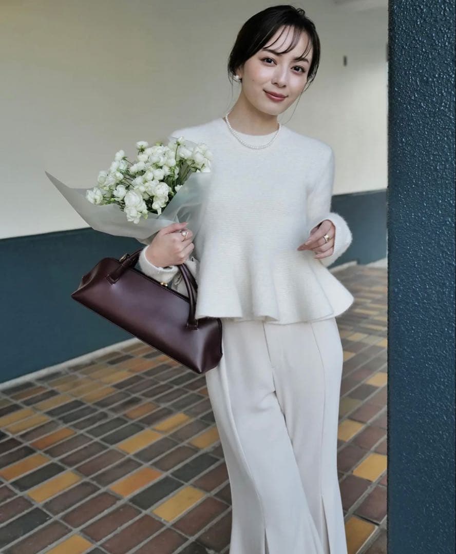 anuans ペプラムショートニットトップス IVORY