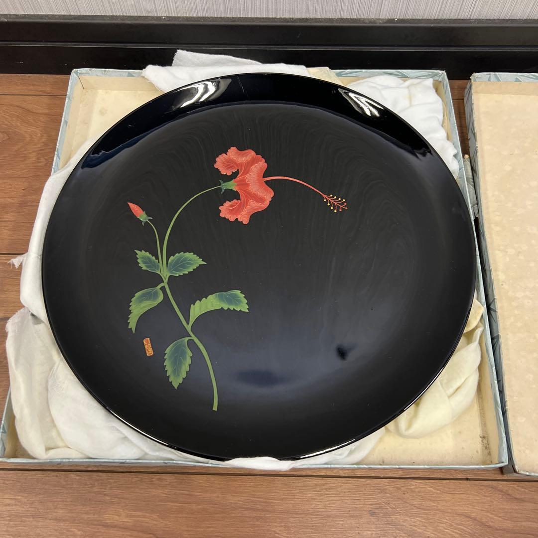 漆器 大皿 黒地 赤い花 付属品あり