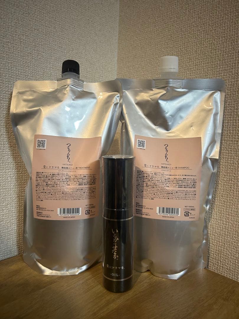 つるりんちょ詰め替え はつこいシャンプートリートメント いるかのせなか２セット
