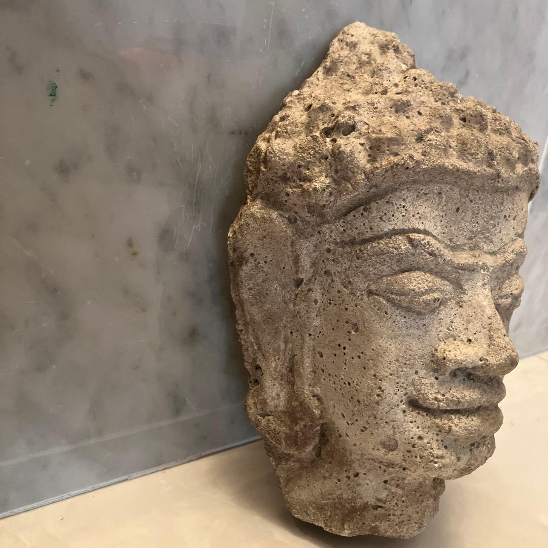 アンティーク カンボジア クメール美術の美しいお顔立ちの仏頭 - メルカリ