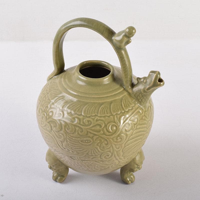 中国　龍泉窯　青磁　三つ足　神獣口水注瓶　C　7054 中国 龍泉窯 青磁 三つ足 神獣口水注瓶 C 7054 - メルカリ