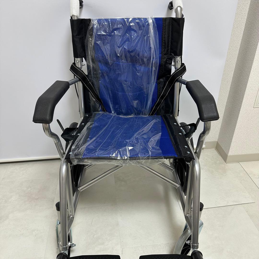 未使用 折りたたみ車椅子 自走式 介助 軽量 ノーパンクタイヤ 簡易 持ち運び