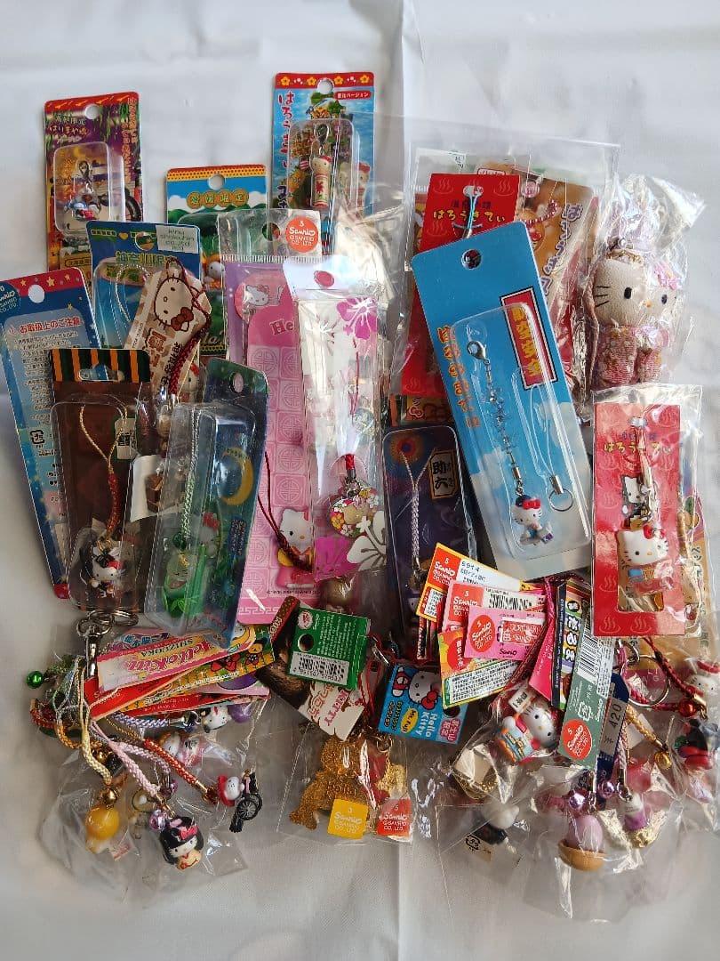 ハローキティ ご当地ストラップ等46点まとめ売り キティちゃん ハローキティ ご当地ストラップ まとめ売り - メルカリ
