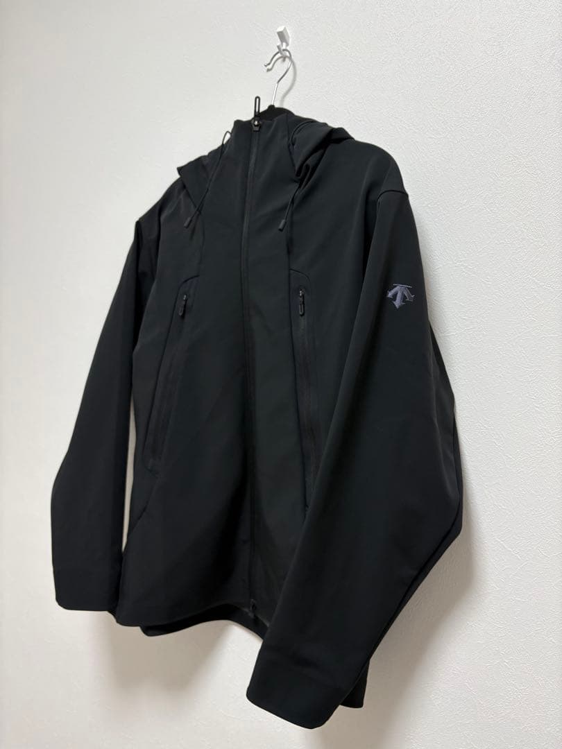 DESCENTE ALLTERRAIN ソフトシェルジャケット “CREAS”