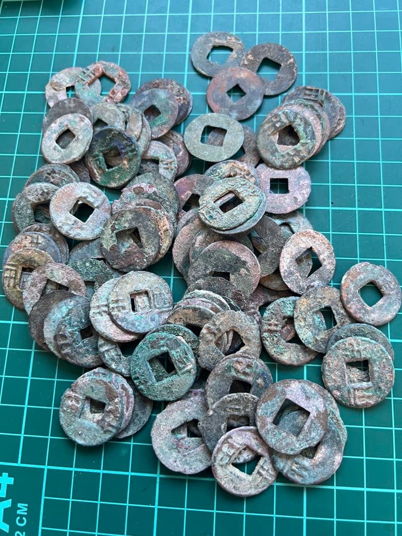 穴銭　中国銭　古文銭　四銖半両　100枚まとめロット 2026年最新】半両銭の人気アイテム - メルカリ