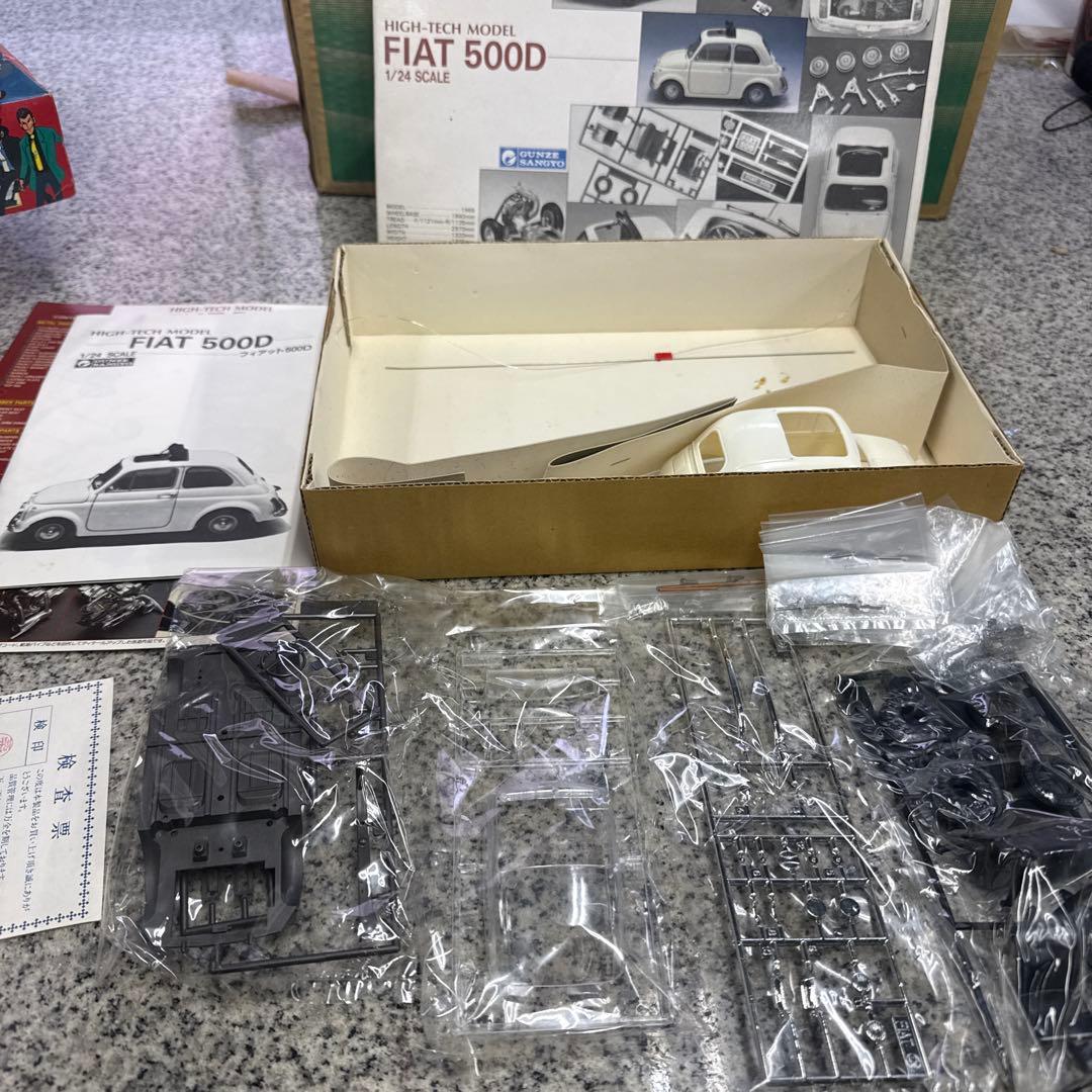 FIAT 500D 1/24 SCALE プラモデル 車 おもちゃ 小物 格安