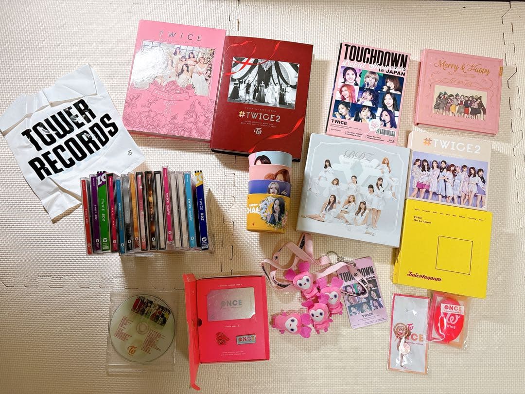 TWICEグッズまとめ売り‼️【レアモノ揃い】