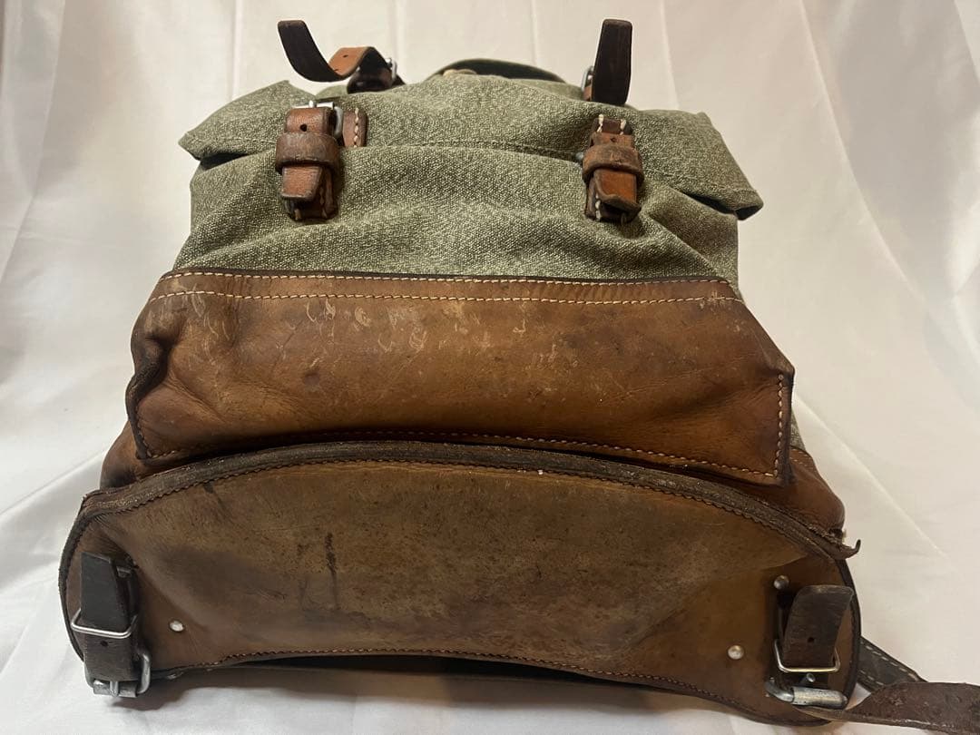 スイス軍 ヴィンテージ ごましお バックパック - メルカリ