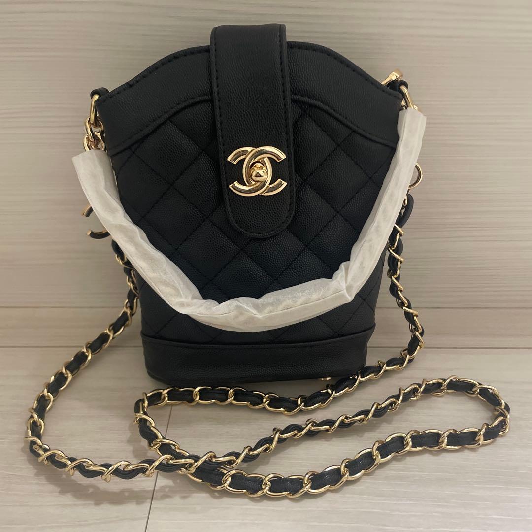 CHANEL ノベルティショルダーバッグ CHANEL（シャネル） ノベルティ ココマーク 斜め掛け ショルダーバッグ