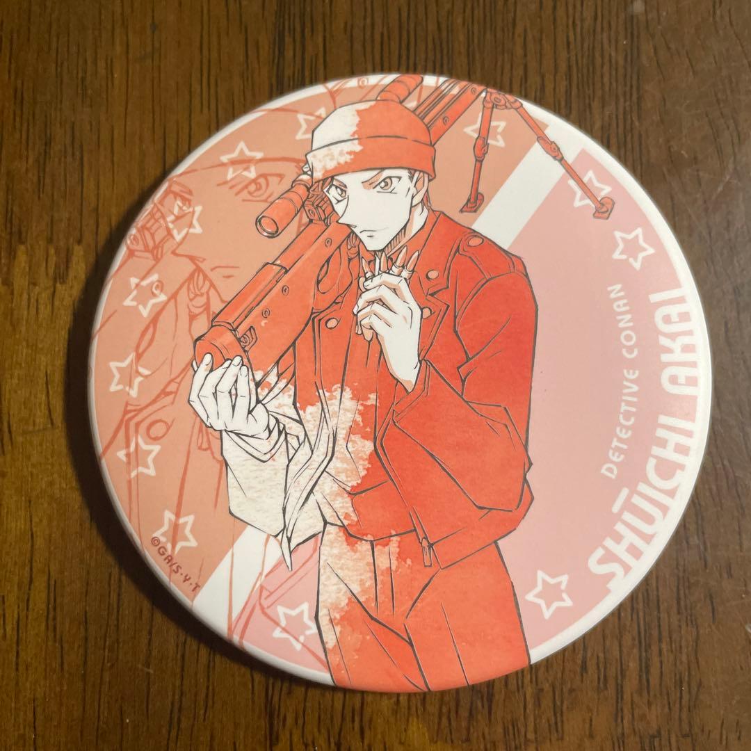 トムス × 名探偵コナン 必殺技 缶バッジ 赤井 秀一 - メルカリ