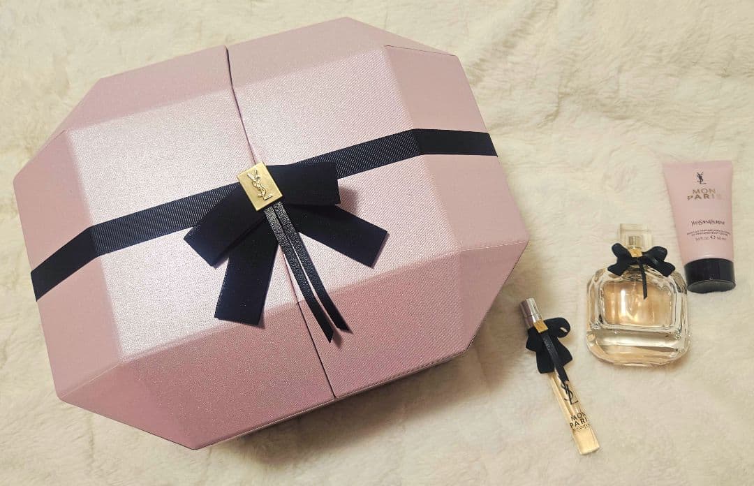 イヴ・サンローラン・ボーテ ノエル モン パリ デラックスコフレ　2020