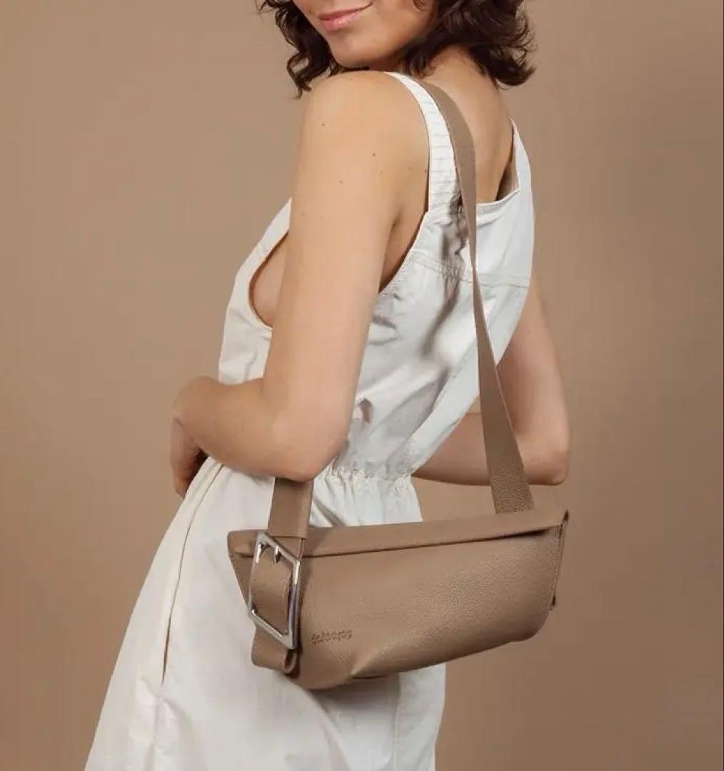 Rabeanco ラビアンコ　クロスボディバッグ　ベージュ