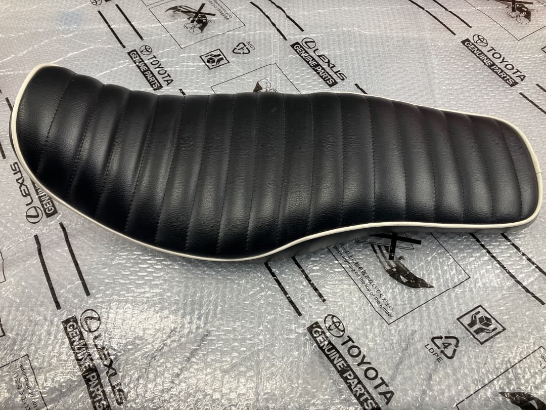 HEAVEN'S エストレア用 ローダウンシート タックロール ブラック