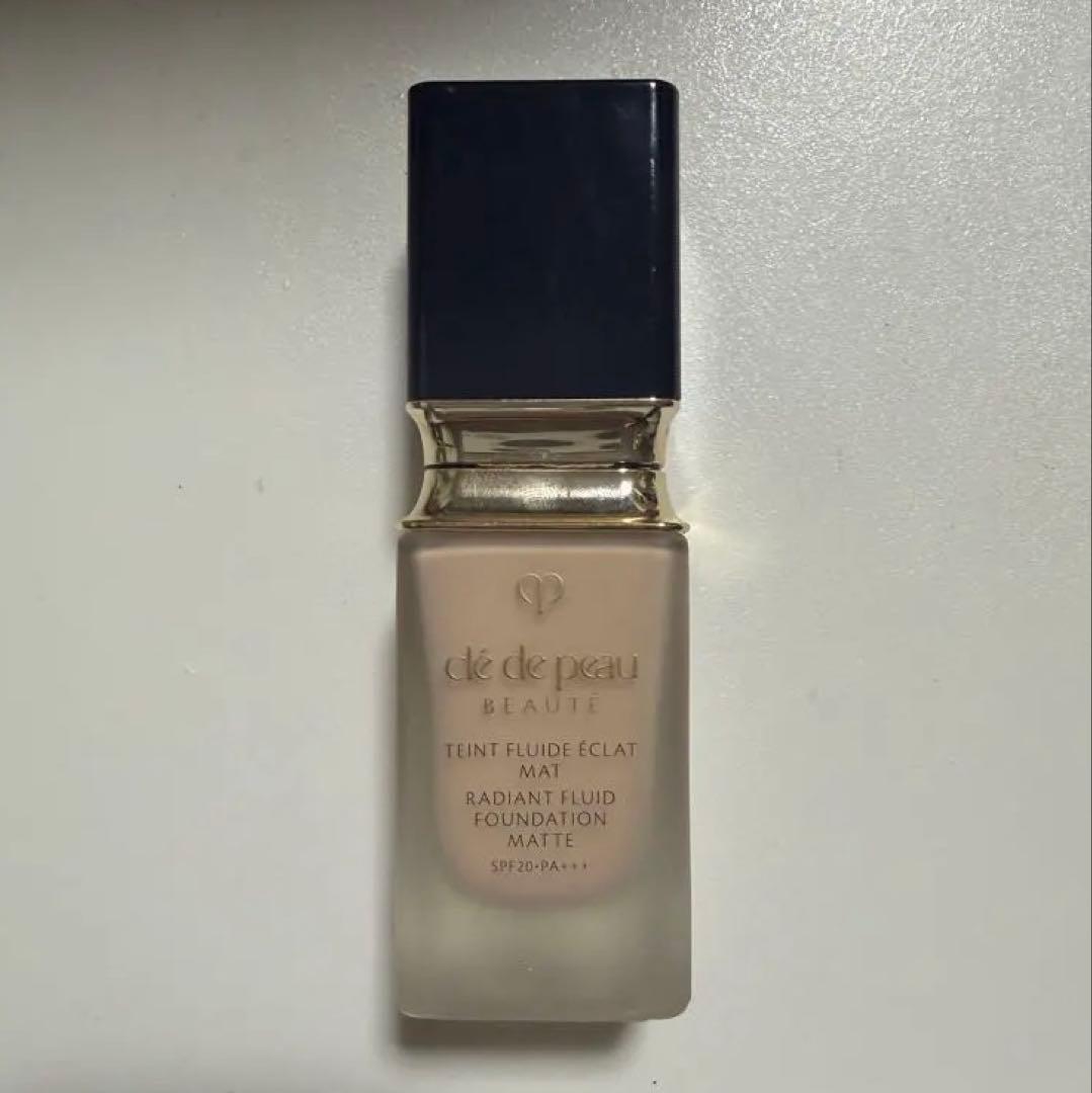 クレ・ド・ポーボーテ タンフリュイドエクラ マット　リキッドファンデ