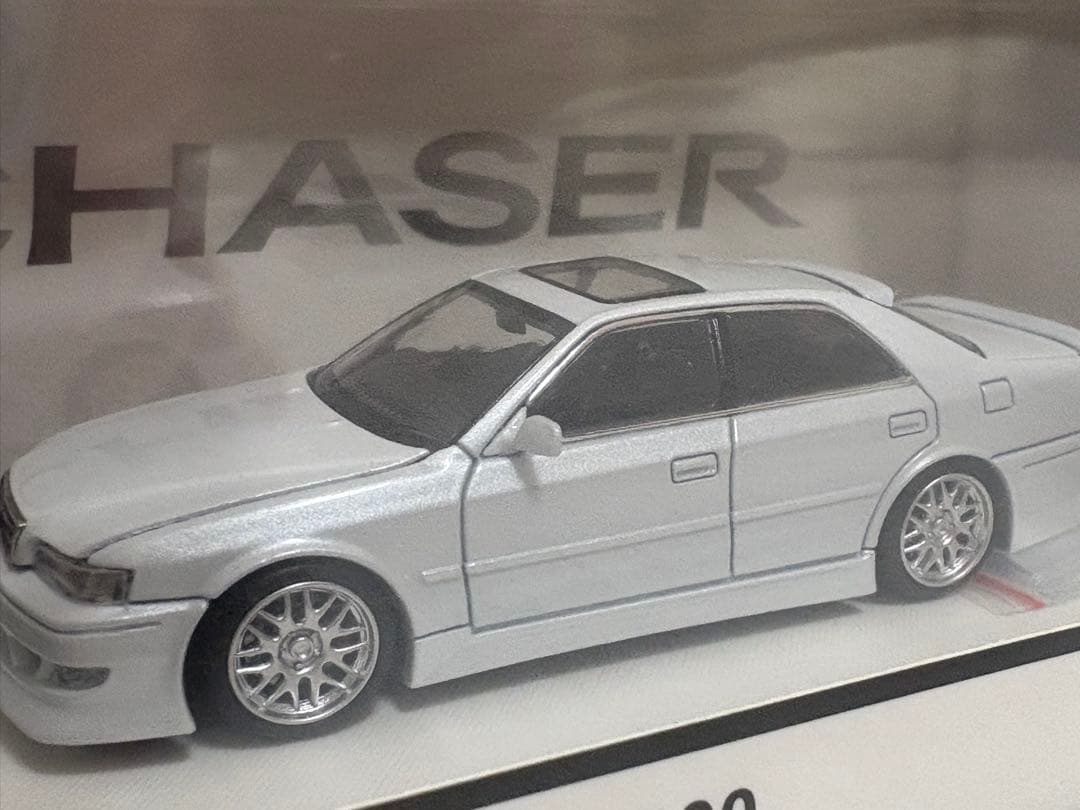 《新品箱付》1:64 トヨタ チェイサー ミニカー