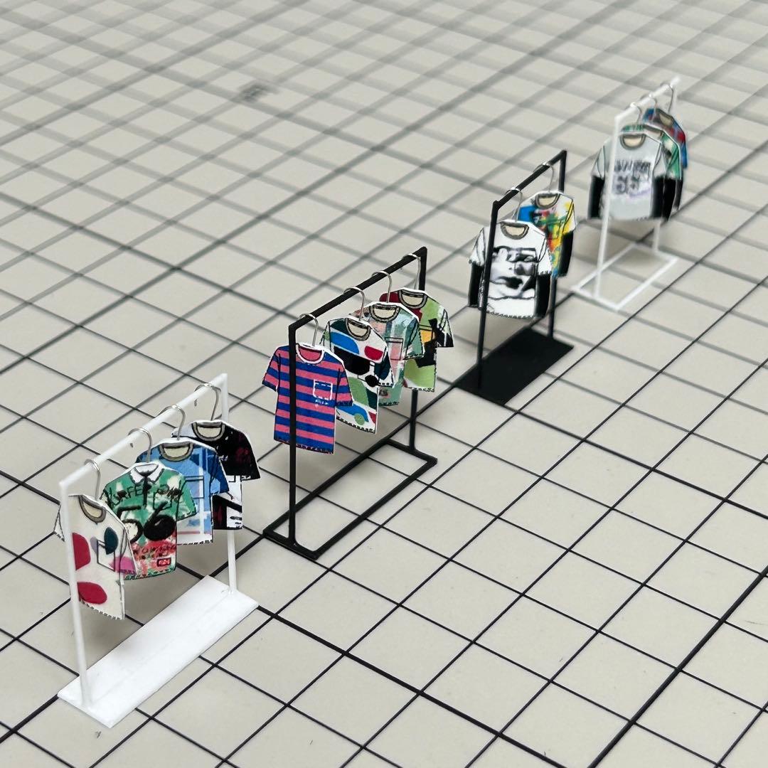 15枚】ランダム、模型用添景 服【Tシャツ】1:50模型 建築模型. - メルカリ