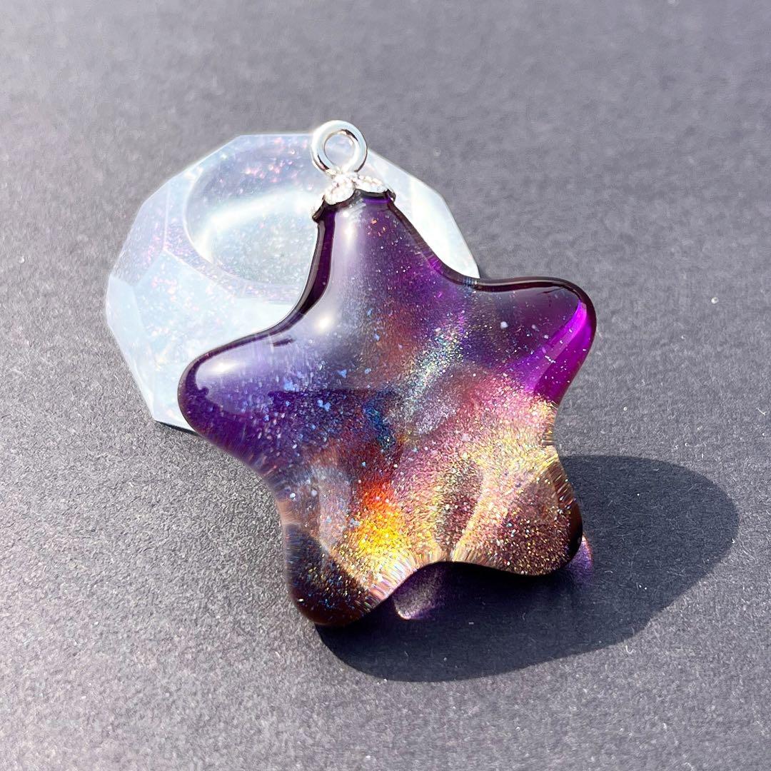 ハンドメイド】81.竜の落とし子・星の銀河・紫と緑・台座 - メルカリ