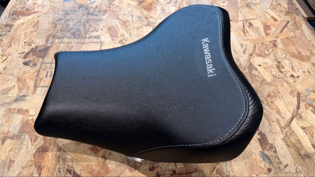 Z900 ハイシート Kawasaki バイクシート 黒