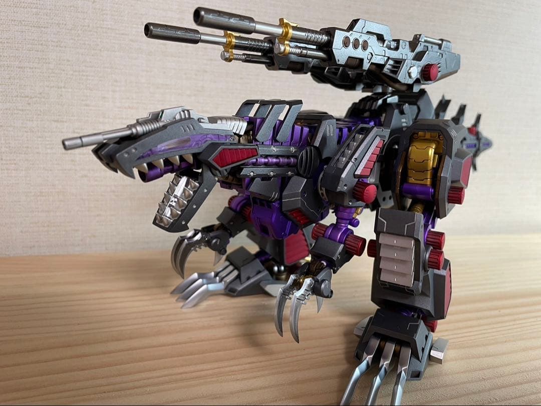 ジェノザウラー リパッケージ 塗装済完成品 HMM ゾイド - メルカリ