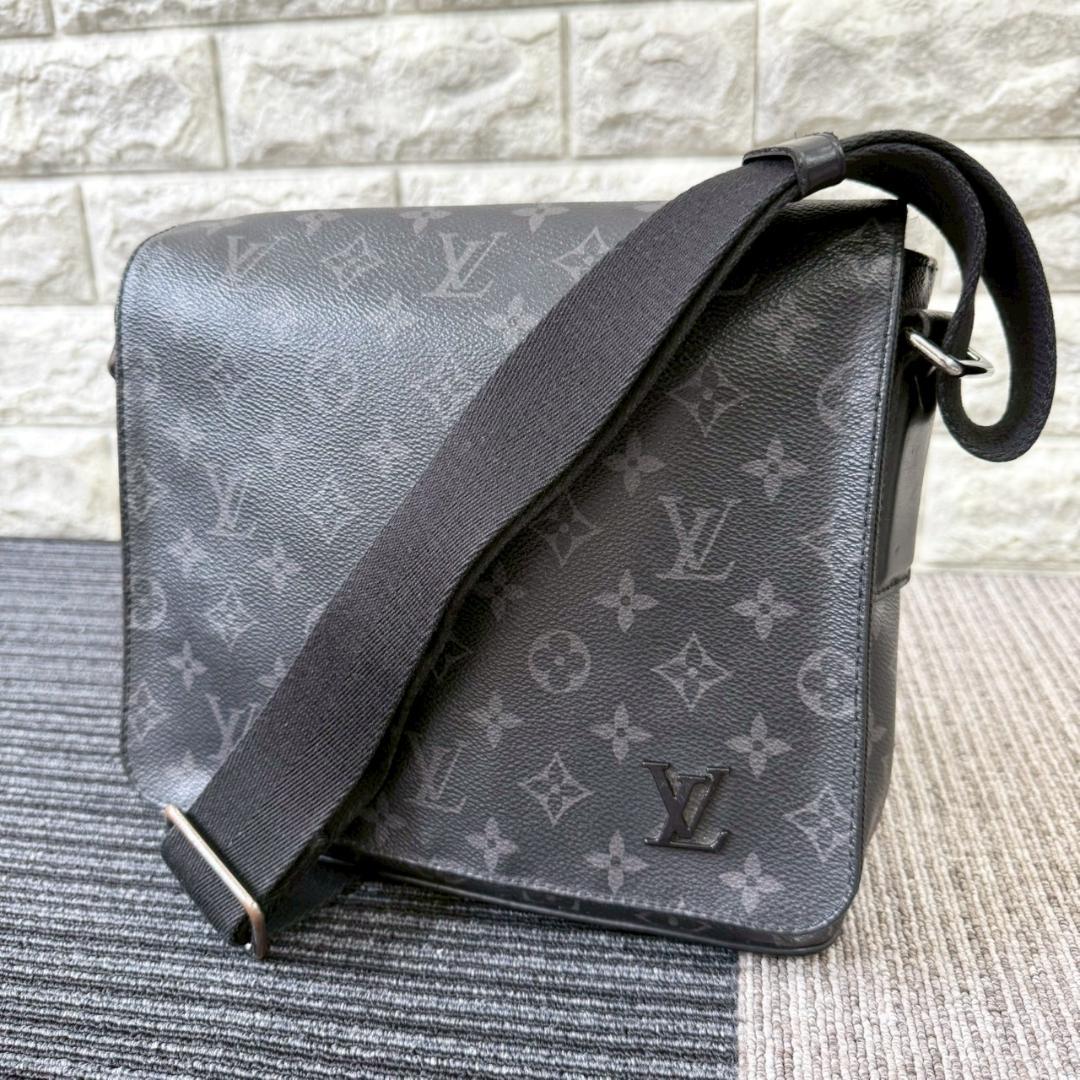 ルイヴィトン モノグラム エクリプス ディストリクトPM NV2 ショルダー