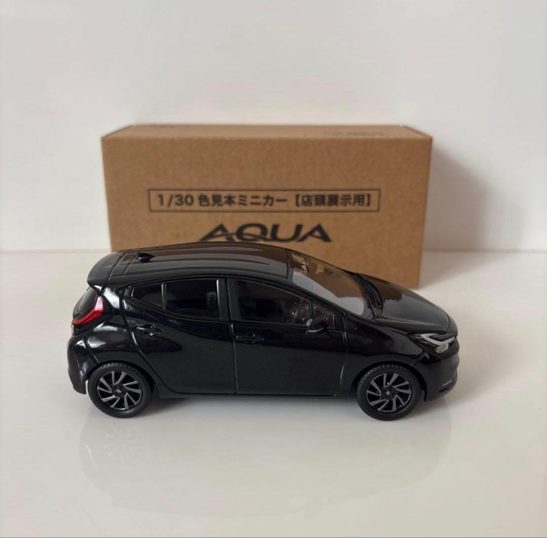 トヨタ 新型アクア 後期型 ミニカーカラーサンプル ブラック 黒