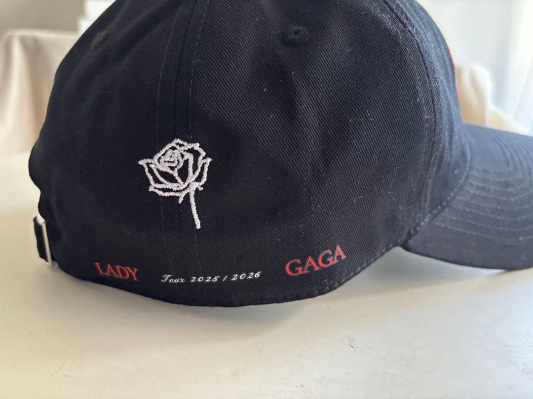 本人着】Lady Gaga Notorious Being HAT - メルカリ