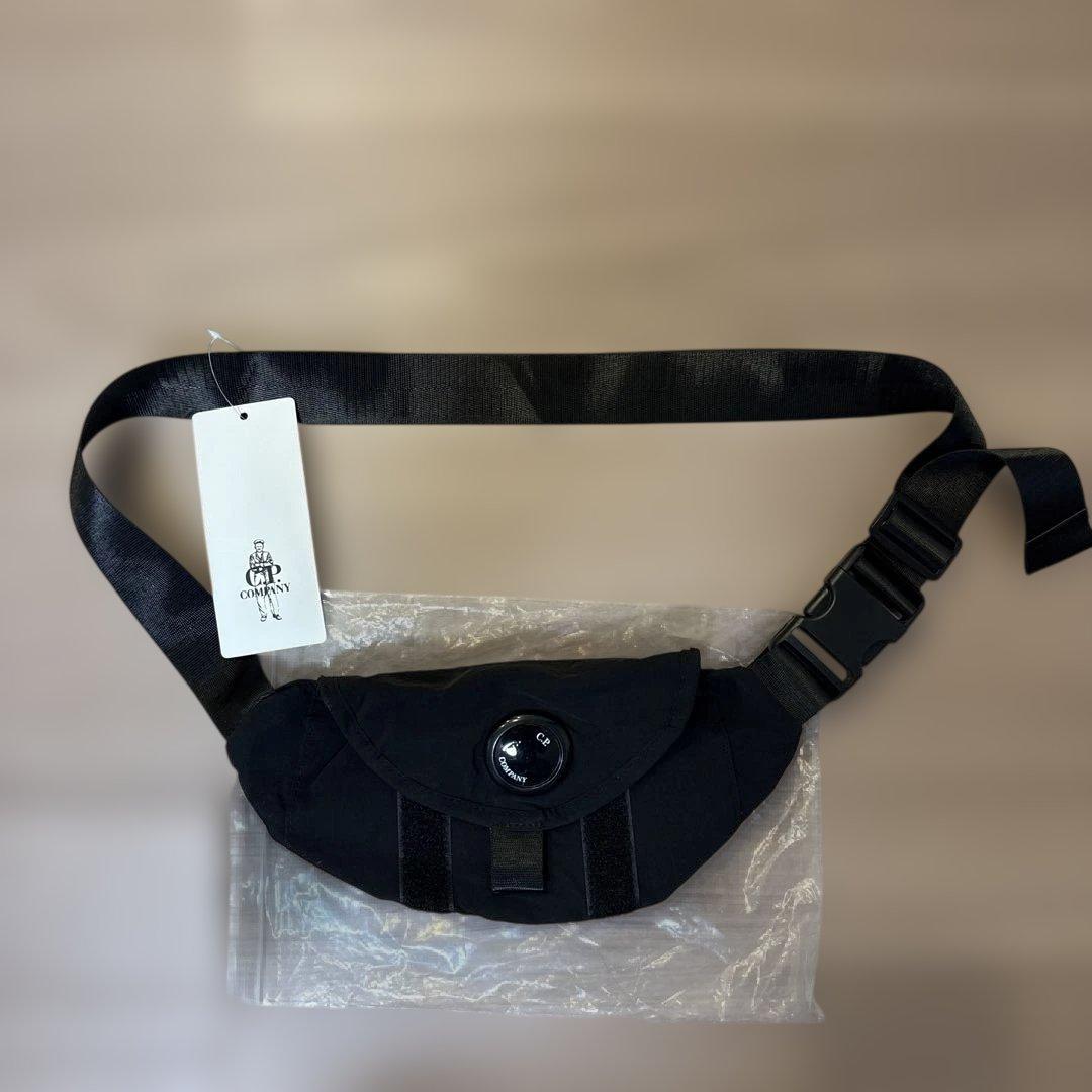 CP companyブラック ナイロン ボディバッグ