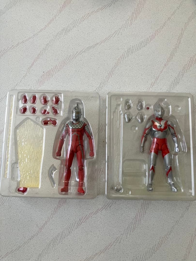 shフィギュアーツ ウルトラマン2体、ウルトラセブン、ジャック