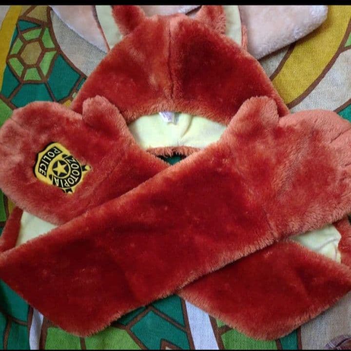 美品】ディズニー マフラー ファンキャップ ズートピア ニック - メルカリ