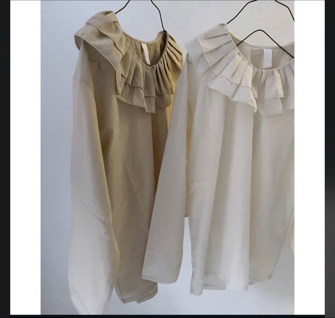 フリルブラウスオフホワイト　gather and tools yoli 試着のみ moment+ ブラウス シャツ 2WAYオフショル半袖フリルブラウス