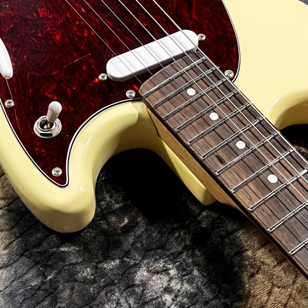 Vintage ムスタング エレキギター クリーム色 管AK - メルカリ