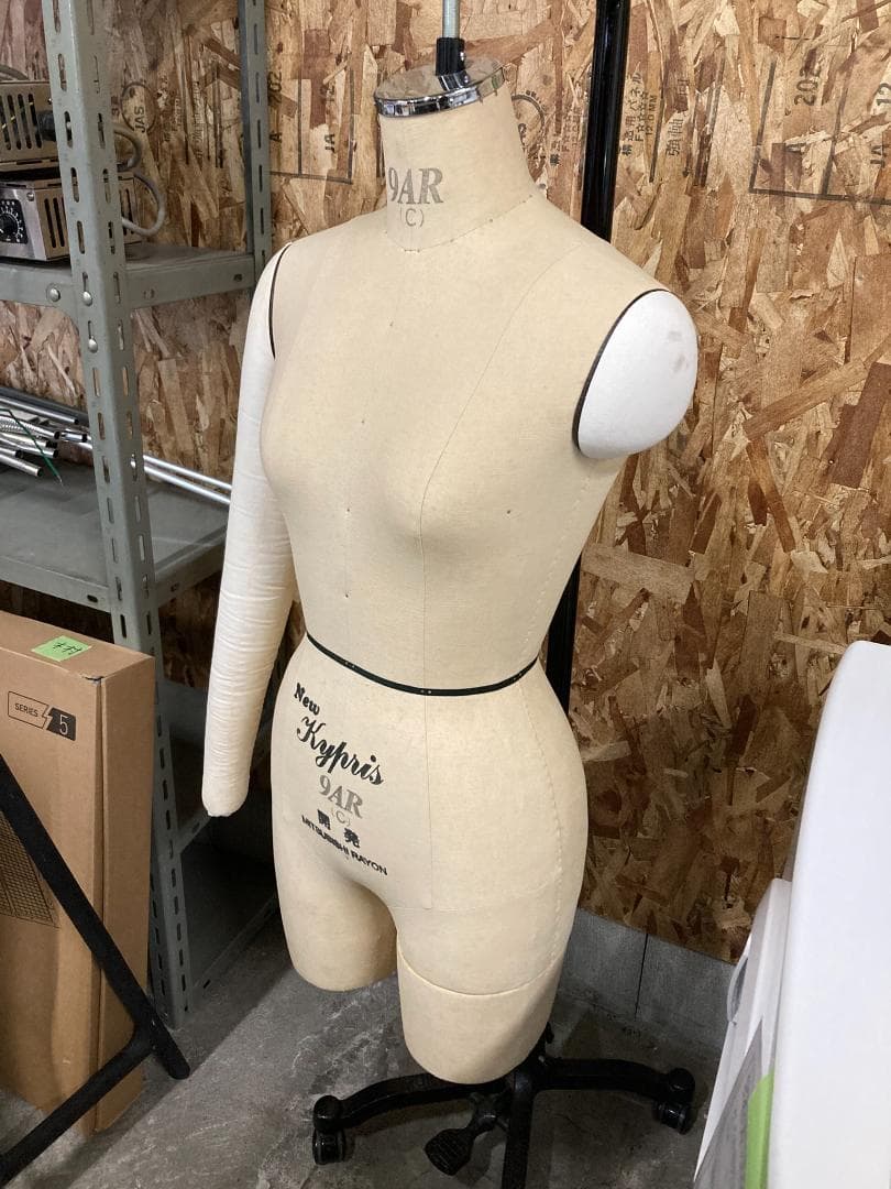 Kypris 94AR マネキン 片腕付き