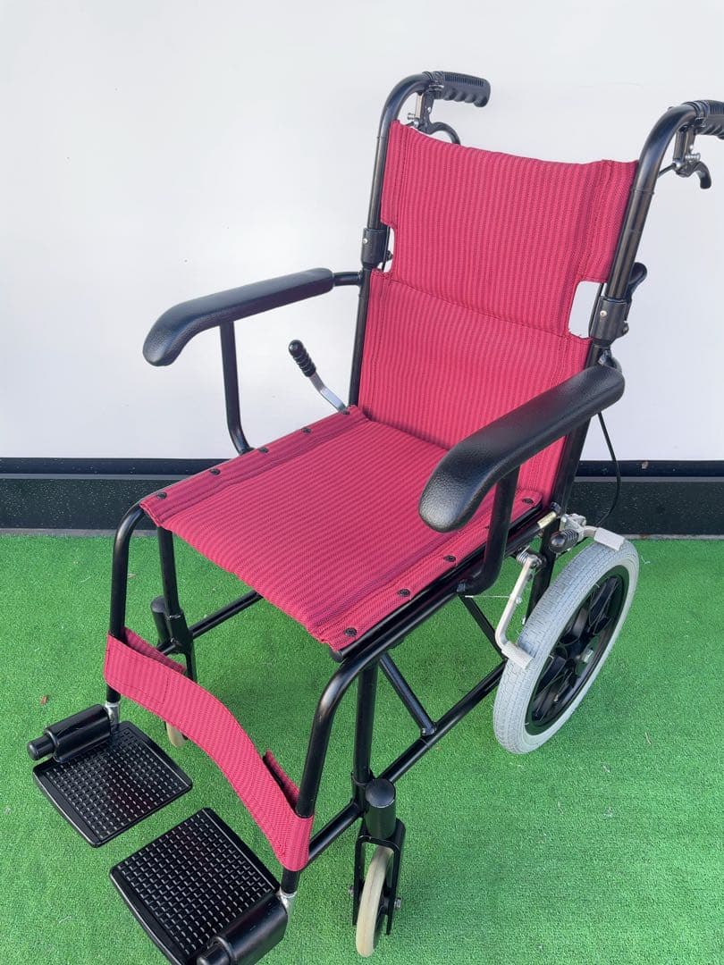 アルミ製介助用車いす TH-2SB