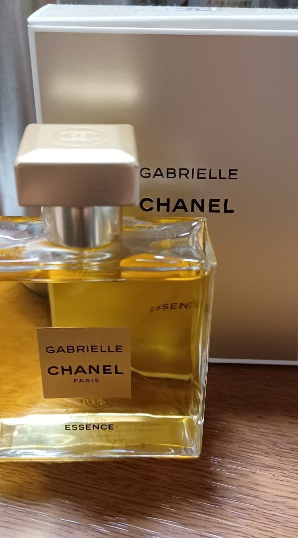 シャネル N°19 プードレ オードゥ パルファム (ヴァポリザター) 50ml