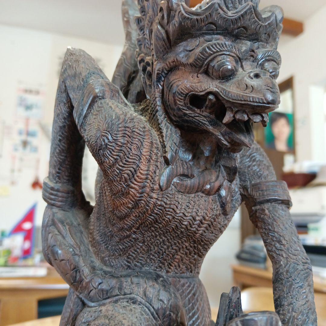 水に沈みます(黒壇）木製神話的生物彫刻 約36cm ナーガとハヌーマン（バリ島）