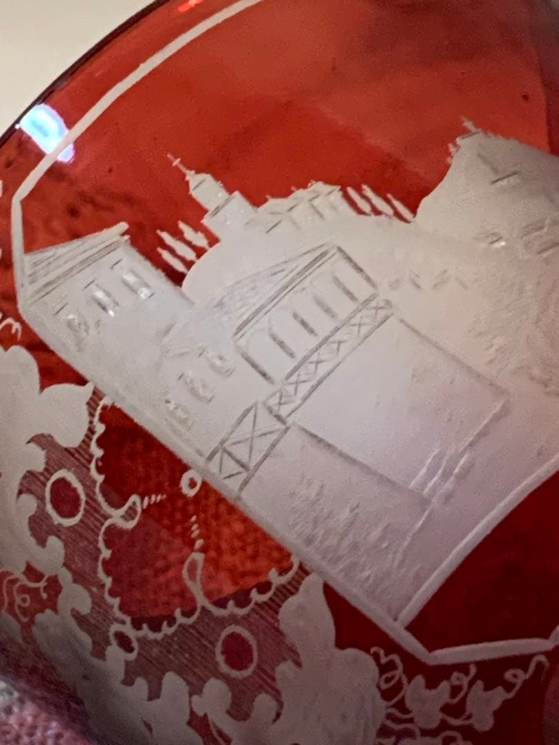 ボヘミアガラス アンティーク19世紀後半 細密にカットされた風景画が