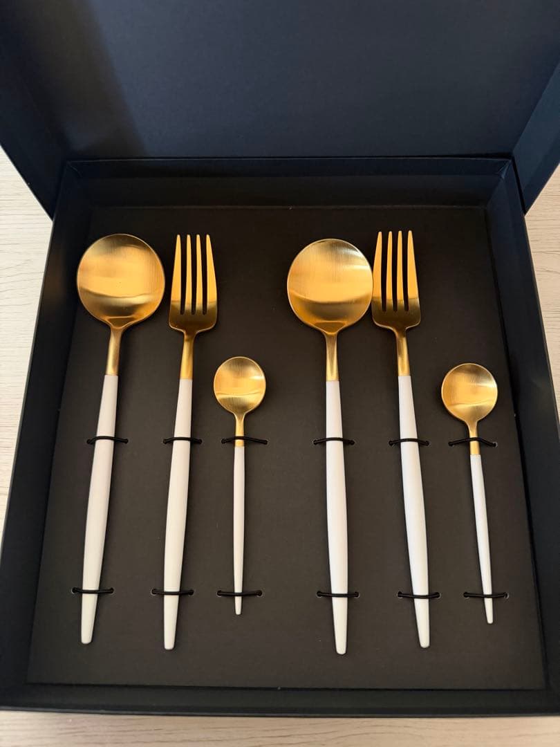 Cutipol クチポール　カラトリーセット　ホワイト×ゴールド