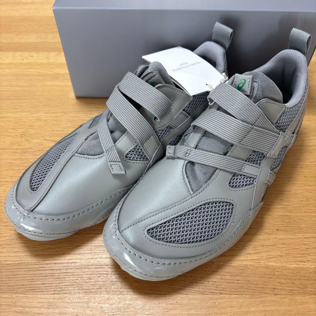 アシックス　イッセイミヤケ　HYPER TAPING 27.0 グレー　新品