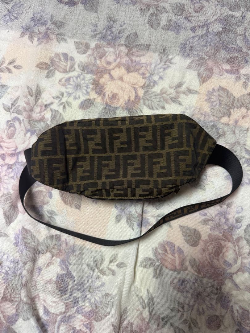 ヴィンテージ 通販ファッション - Fendi ボディバッグ ロゴプリント