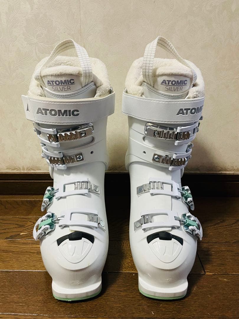 アトミック　女性用ブーツ　白　24−24.5cm