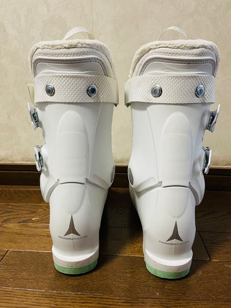 アトミック　女性用ブーツ　白　24−24.5cm