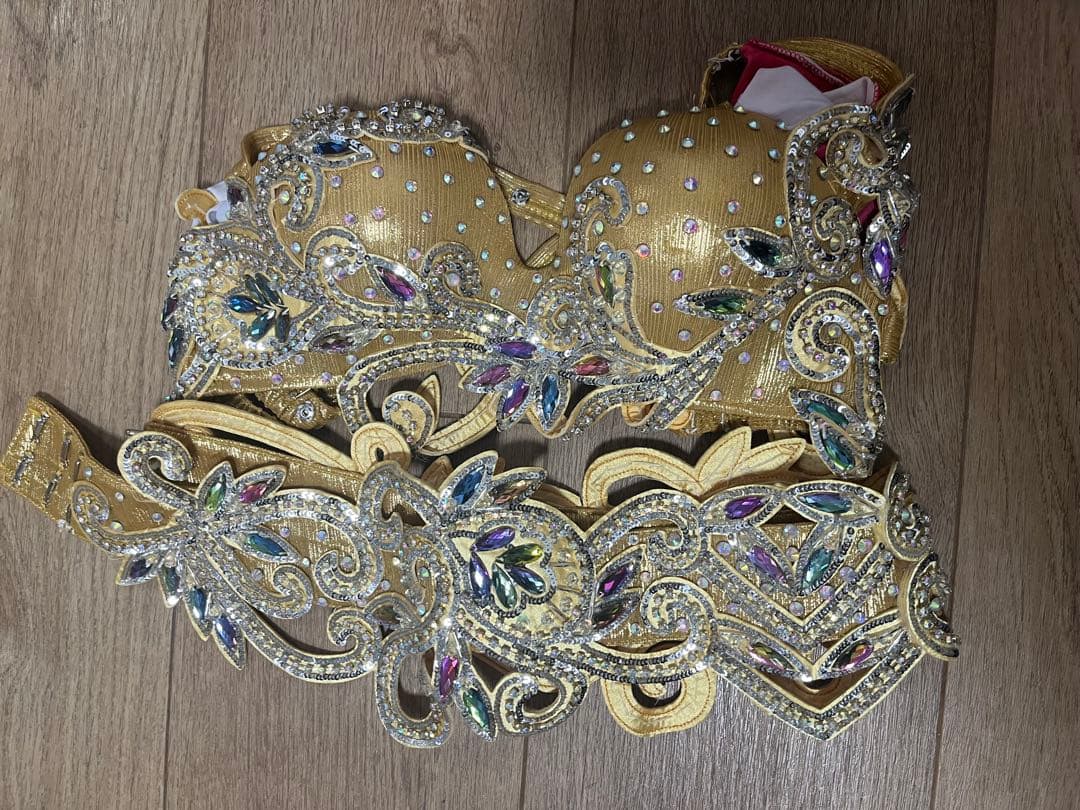 ベリーダンス衣装　ゴールド