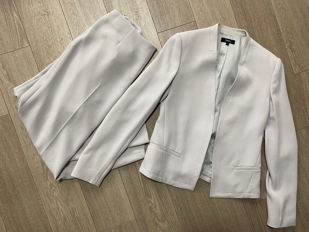 セオリースーツ　ノーカラージャケット　パンツ　セットアップ