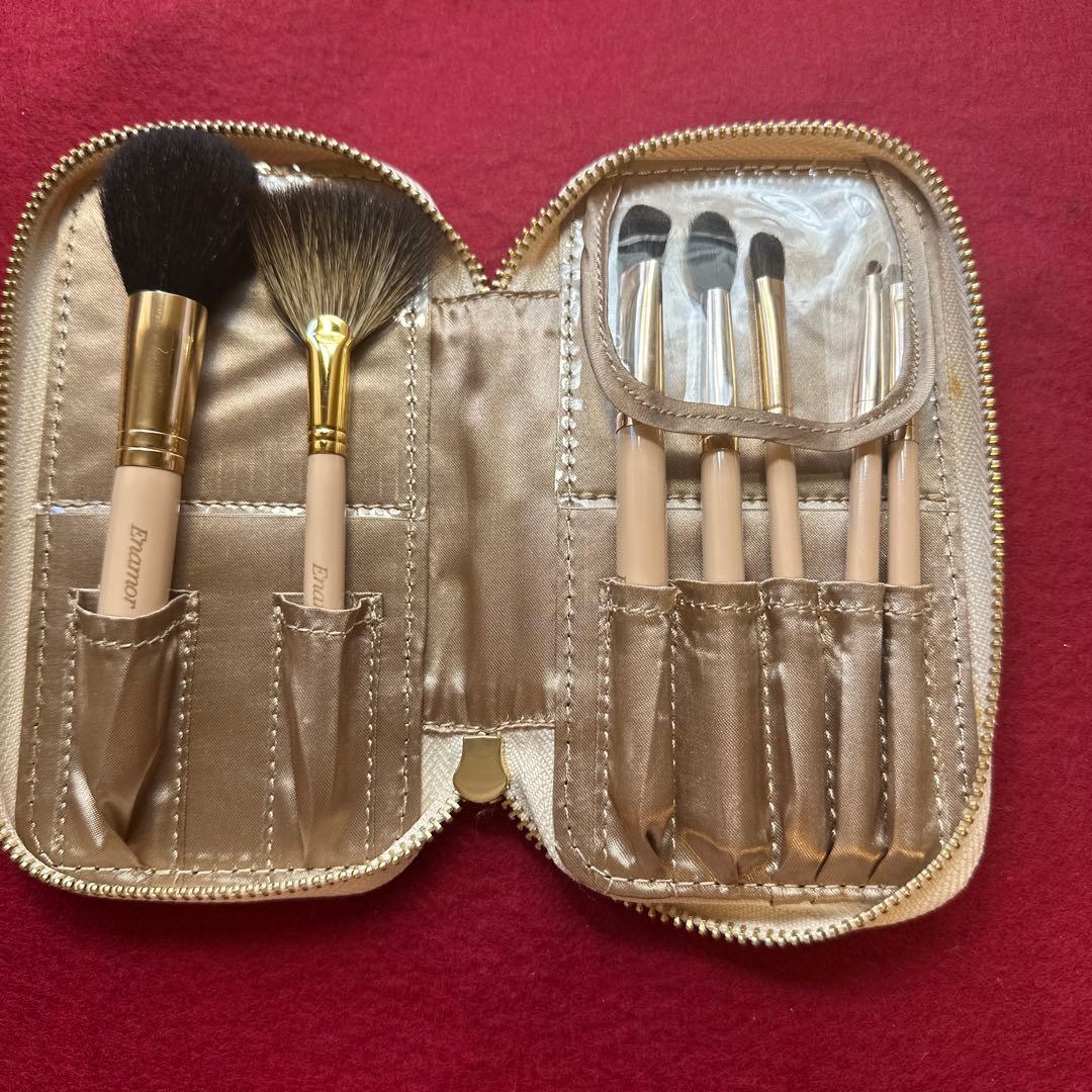 Enamorメイクブラシセット 7本 ジッパーケース付き YouTuber かじえり プロデュース 熊野筆 Enamor エナモル メイクブラシ