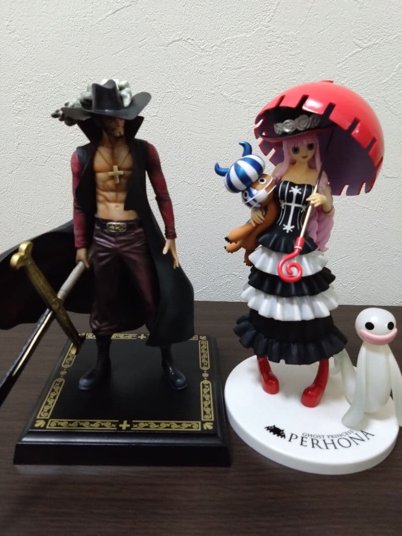 ONE PIECE一番くじミホーク＆ペローナフィギュア - メルカリ