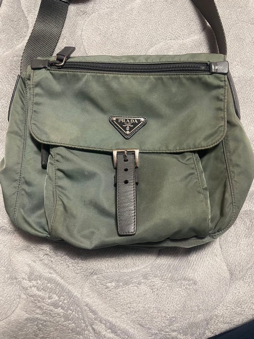 PRADA プラダ　グリーン　カーキ　メッセンジャーバッグ